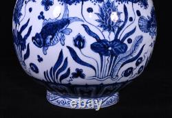 Collectable Art Chinese Handmade Blue White Porcelain Fish YuHuChun Vase