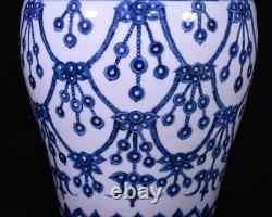 Collectable Art Chinese Handmade Blue White Porcelain Flowers Mei Vase