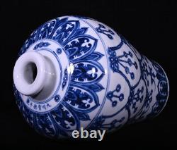 Collectable Art Chinese Handmade Blue White Porcelain Flowers Mei Vase