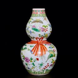 Collectable Art Handmade Famille Rose Porcelain Flowers Calabash Vase