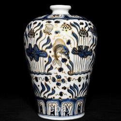 Collectable Chinese Hand Painting Blue&white Porcelain Fish Mei Vase