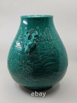 Collectible Chinese Green Glaze Deer Head Porcelain Vase