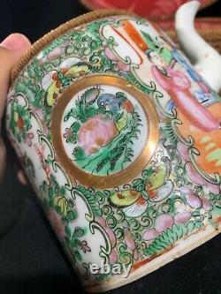 Estate Collection Chinese Antique Famile Rose Porcelain Teapot with Orignal Box