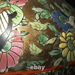 Famille rose vase Qing Dynasty rare and in good con