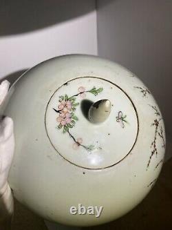 Fantastic Large Antique Chinese Porcelain Vase/Jar Peach Blossom Tree and Family