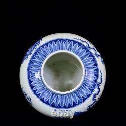 Fine Chinese Hand Painting Blue&white Porcelain Dragon Pot