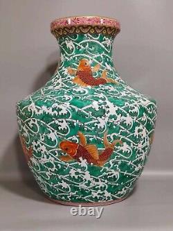 Fine Rare Qing Dynasty Chinese Porcelain Famille Rose Fish Vase