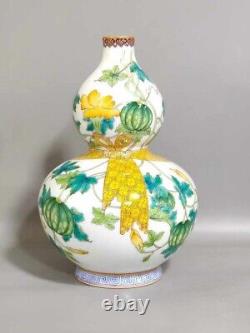 Fine Rare Qing Dynasty Chinese Porcelain Famille Rose Watermelon Gourd Vase