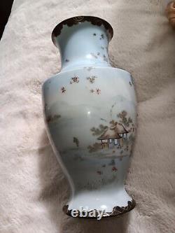 Hand painted Antique Chinese porcelain Vase. Beautiful Landscape scenery