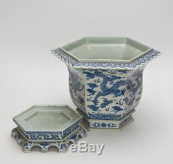 Large Chinese BLUE AND WHITE Dragon 6 Side Porcelain Flower Planter Pot