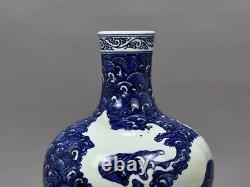 Nice Chinese Handmade Painting Blue White Porcelain Dragon Globular Shape Vase