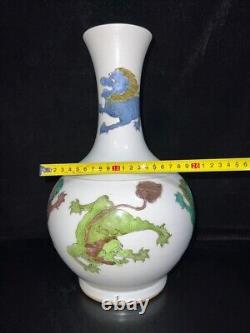 Old Chinese porcelain color Painted kylin Kirin pattern vase 482