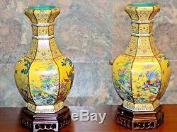 Pair Of Exquisite 13 Tall Chinese Porcelain Vase Very Fine Detail
