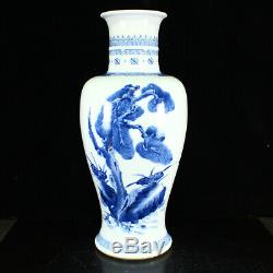 Superb Chinese Blue And White Porcelain Figures Vase
