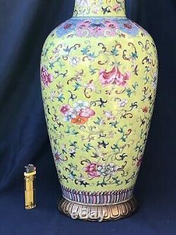 Superb Chinese Famille Rose Porcelain Vase Qianlong Jiaqing Lime Green