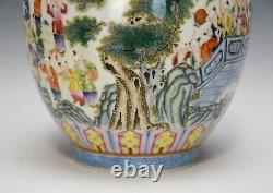 Superb Chinese Qing Qianlong Period Famille Rose Boys in Parade Porcelain Vase