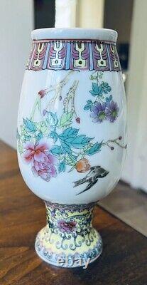 Vintage 1960s Chinese Porcelain Vase, 6 1/2 tall