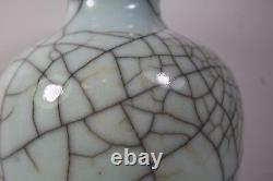 Vintage Antique Chinese Porcelain Guan Ware Celadon Crackle Vase