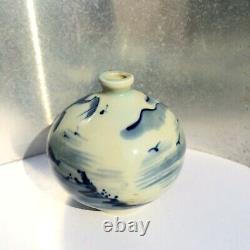 Vintage Chinese Blue White Porcelain Painted Vase Artemisia Leaf