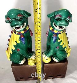 Vintage Pair of Chinese Wucai Porcelain Foo Dogs Figurines Bookends 10.25 Tall